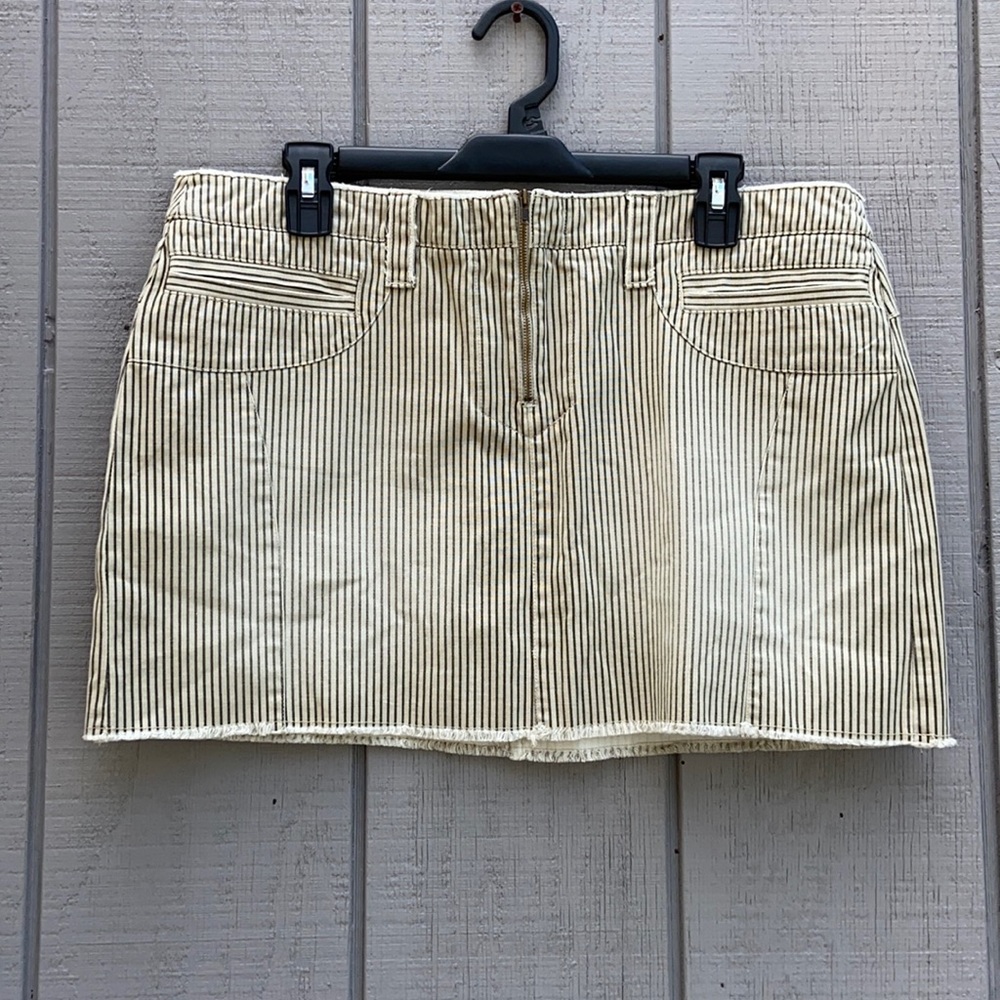 American eagle striped cream Khaki green front zipper slit pockets size 14 EUC